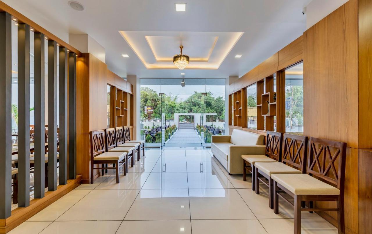 Hotel Grand Indu, 3 Star Kolhapur Bagian luar foto