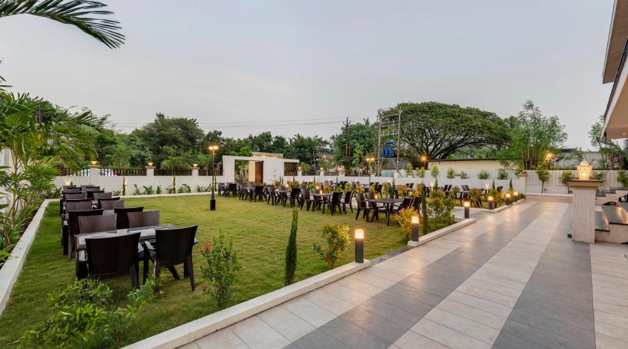 Hotel Grand Indu, 3 Star Kolhapur Bagian luar foto