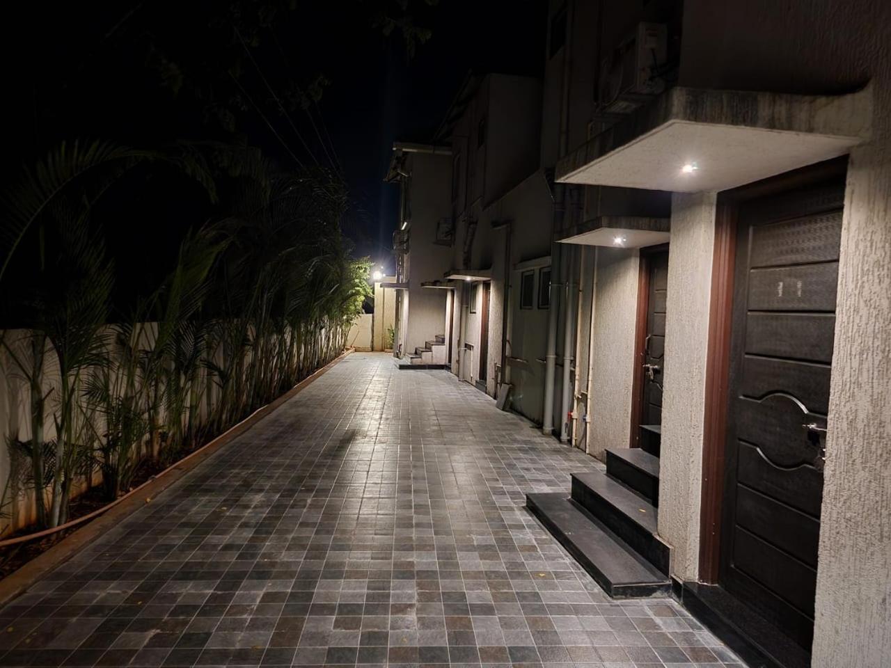 Hotel Grand Indu, 3 Star Kolhapur Bagian luar foto